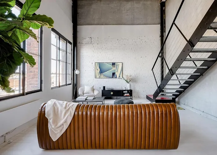 New York Converted Warehouse Apartment In Richmond